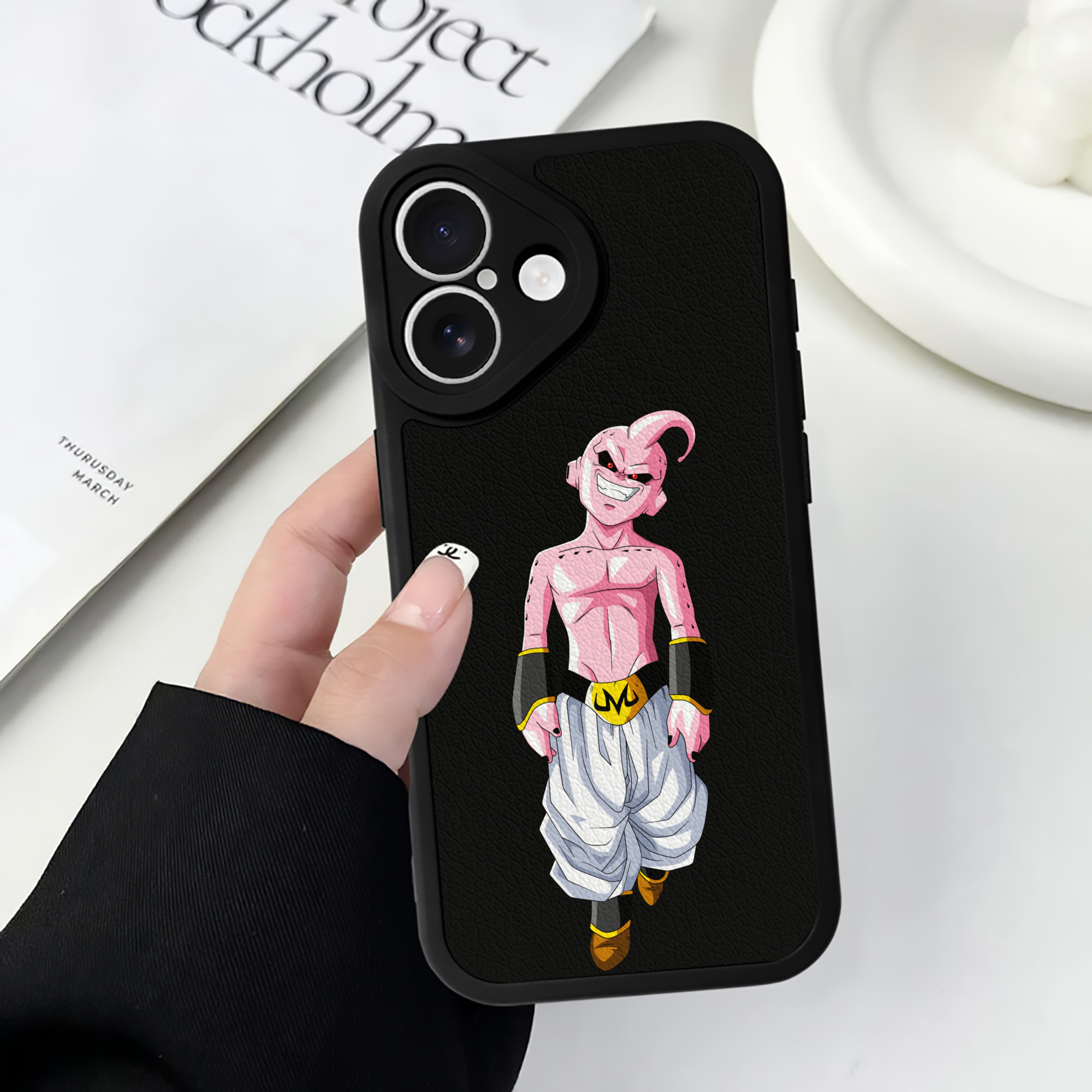 （画像用） ドラゴンボール 魔人ブウ DRAGON BALL Majin Buu 【iPhone 16シリーズ対応】シリコンスマホケース（レザー調） 材質：シリコン